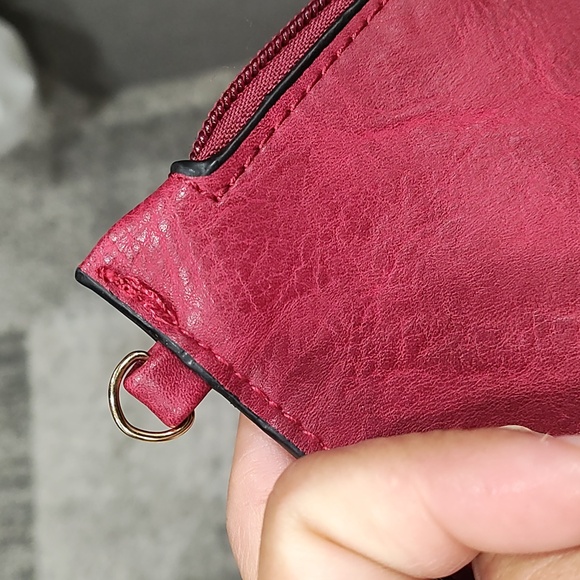 Red pouch - Picture 3 of 4